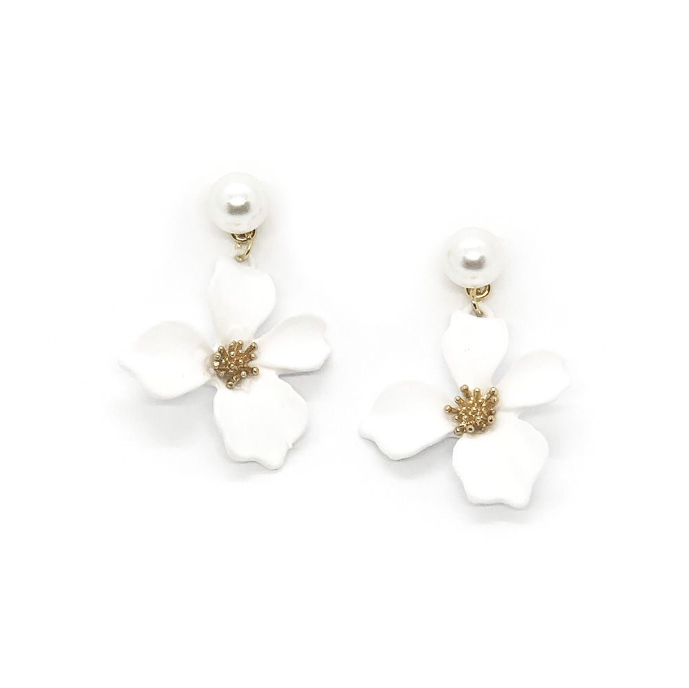pretty-in-white-floral-earrings-2 pretty-in-white-floral-earrings-2
